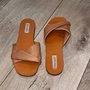 Steve Madden Nude/Tan Crisscross Slide Sandals